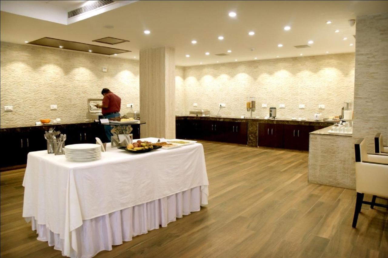 Hotel Krishna Palace, Ayodhya Ngoại thất bức ảnh